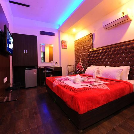 Hotel Pearl Inn & Suites أمريتسار المظهر الخارجي الصورة