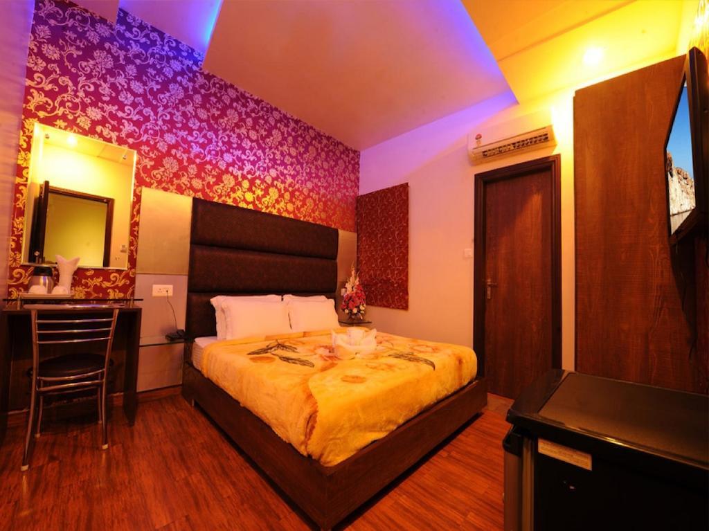 Hotel Pearl Inn & Suites أمريتسار الغرفة الصورة